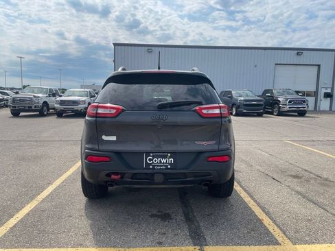 Used 2015 Jeep Cherokee Trailhawk AWD/4WD image 12