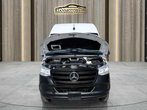 Used 2025 Mercedes-Benz Sprinter 2500 image 18