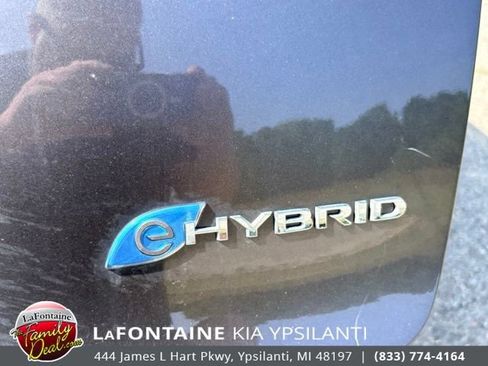 Used 2022 Chrysler Pacifica Touring-L w/ Uconnect Theater Family Group FWD image 16