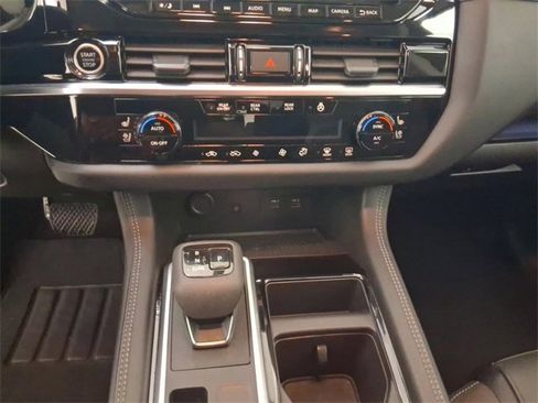 Used 2024 Nissan Pathfinder Platinum w/ Black Appearance Package image 21