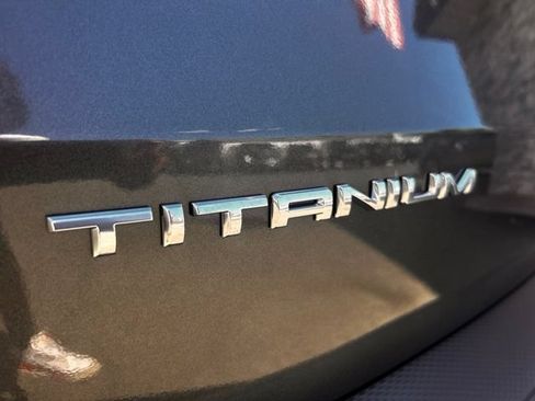 Used 2020 Ford Escape Titanium AWD/4WD image 9