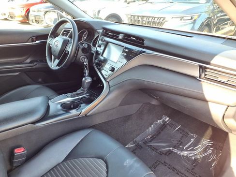Used 2018 Toyota Camry SE FWD image 14