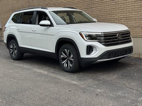 New 2026 Volkswagen Atlas SE AWD/4WD image 2
