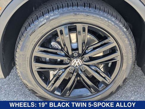 Certified 2022 Volkswagen Tiguan SE R-Line AWD/4WD image 9
