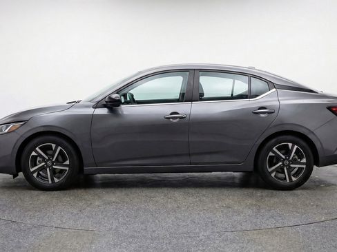 Used 2025 Nissan Sentra SV FWD image 5