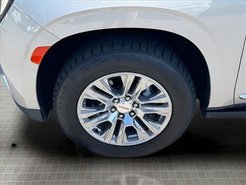 Used 2022 GMC Yukon Denali AWD/4WD image 16