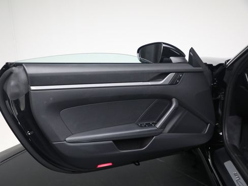 Used 2025 Porsche 911 Carrera RWD image 18