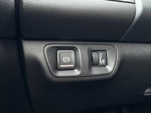 Used 2023 GMC Acadia SLE w/ Driver Convenience Package image 15