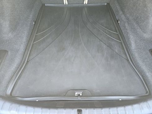 Used 2023 BMW 540i xDrive w/ Premium Package image 32