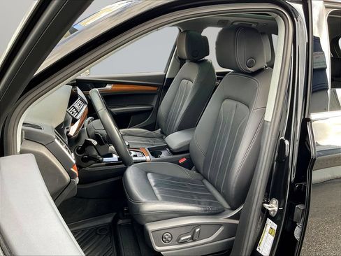 Used 2023 Audi Q5 2.0T Premium Plus w/ Premium Plus Package AWD/4WD image 22