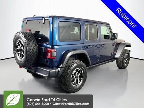 Used 2025 Jeep Wrangler Unlimited Rubicon w/ Convenience Group AWD/4WD image 15