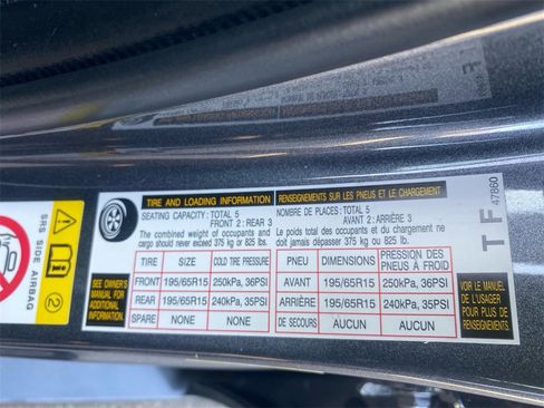 Used 2022 Toyota Prius XLE image 28