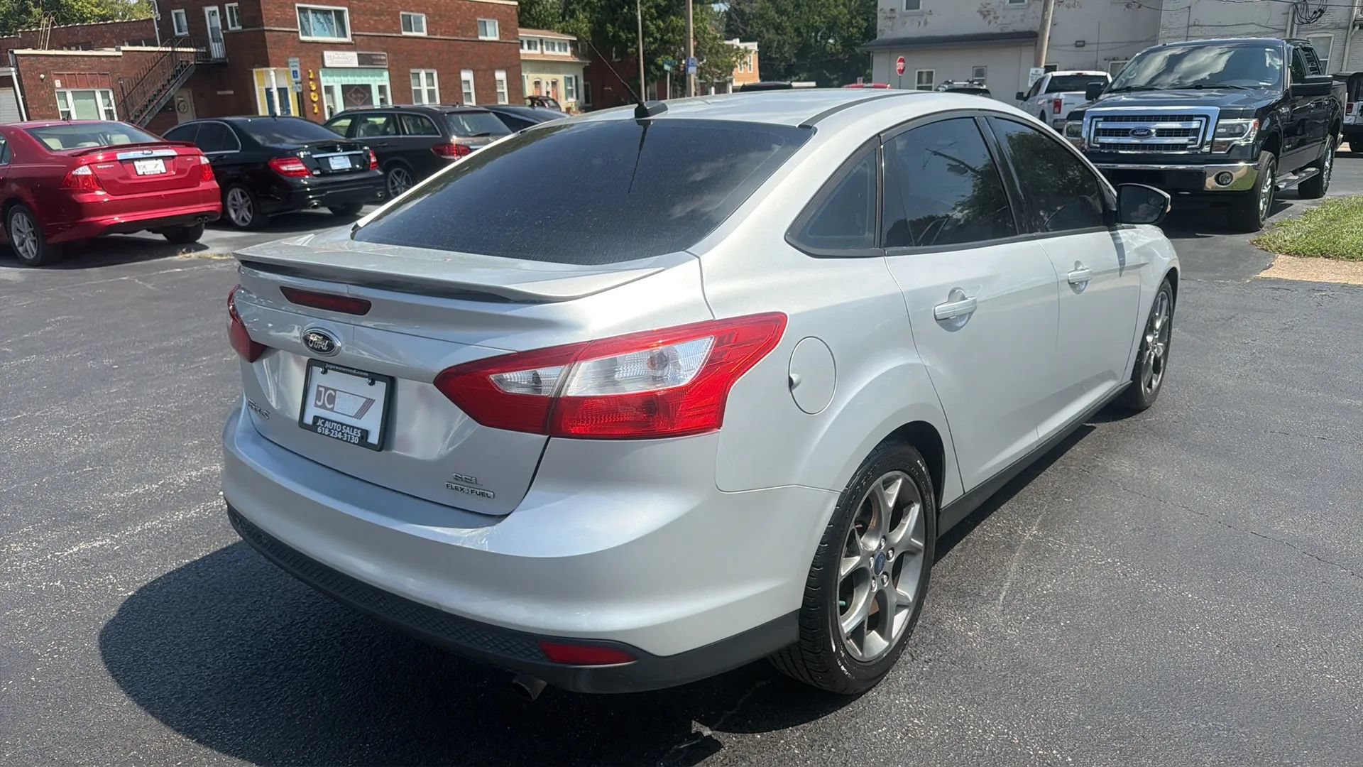 Used 2014 Ford Focus SE w/ Equipment Group 201A FWD image 5