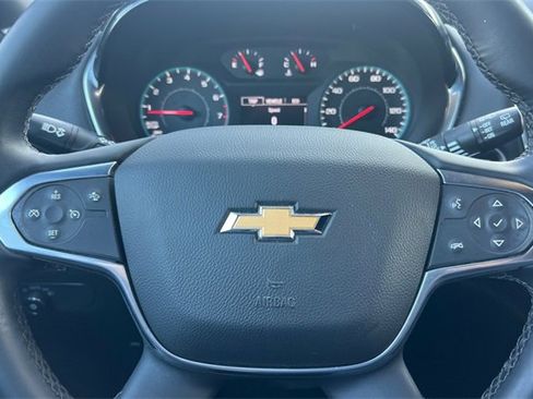 Used 2023 Chevrolet Traverse LT image 30