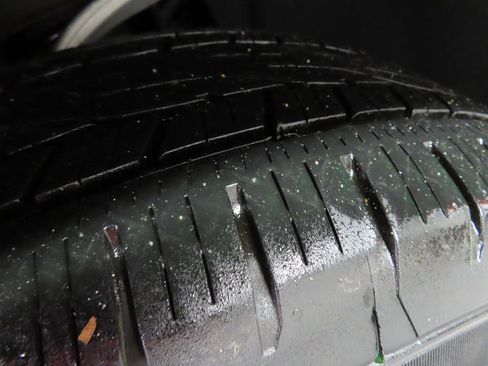 Used 2024 GMC Yukon XL SLT image 7