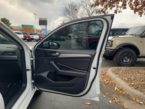 Used 2020 Volkswagen Jetta S w/ Driver Assistance Package image 16