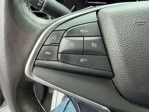 Used 2017 Cadillac XT5 Luxury AWD/4WD image 10