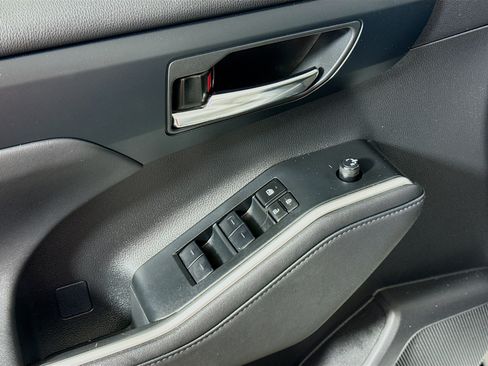 Certified 2024 Toyota Highlander XLE AWD/4WD image 19
