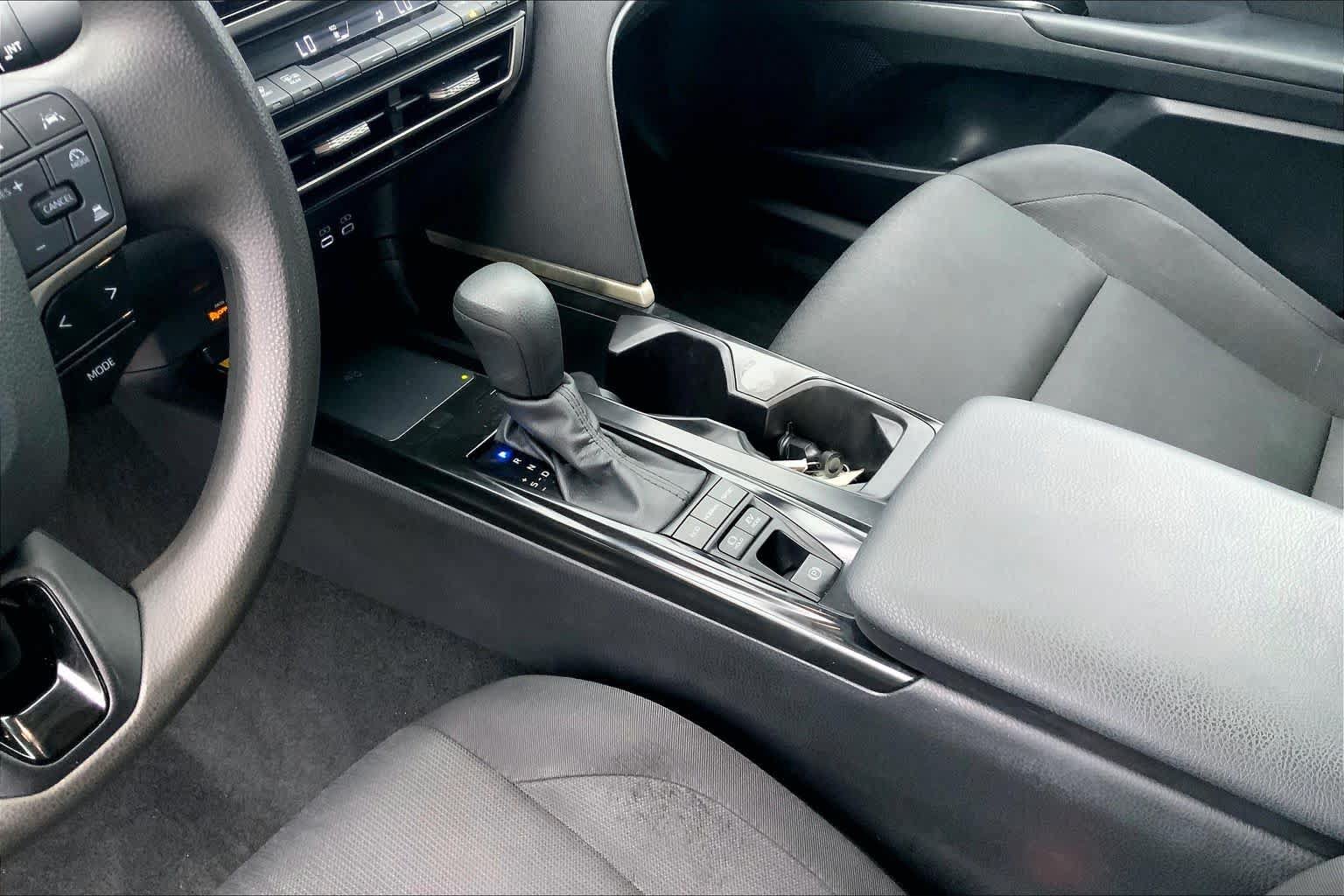 Used 2025 Toyota Camry LE w/ Convenience Package FWD image 16