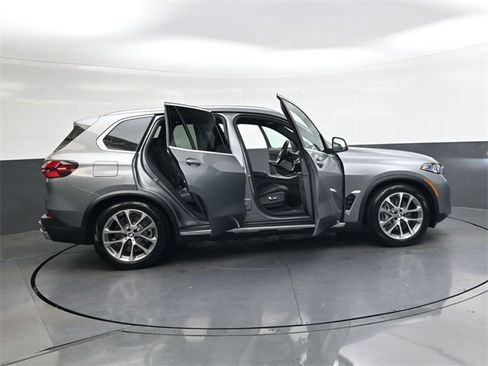 New 2026 BMW X5 xDrive50e image 33