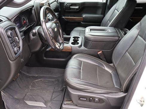 Used 2019 Chevrolet Silverado 1500 High Country w/ Technology Package AWD/4WD image 23