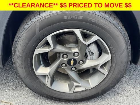 Used 2025 Chevrolet Trax LT FWD image 31