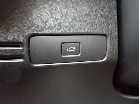 New 2026 Volvo XC40 B5 Plus w/ Climate Package AWD/4WD image 27
