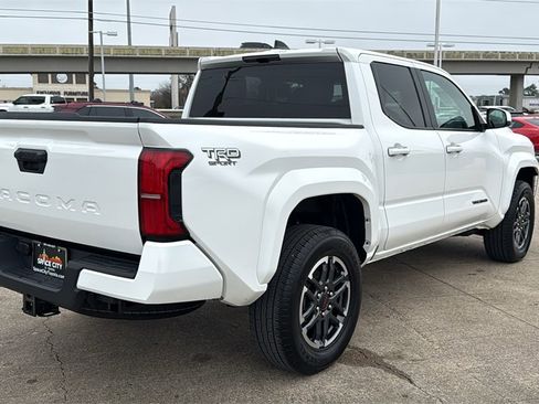 Certified 2025 Toyota Tacoma TRD Sport image 7