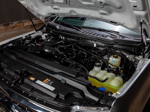 Used 2024 Ford F350 Lariat w/ FX4 Off-Road Package image 41