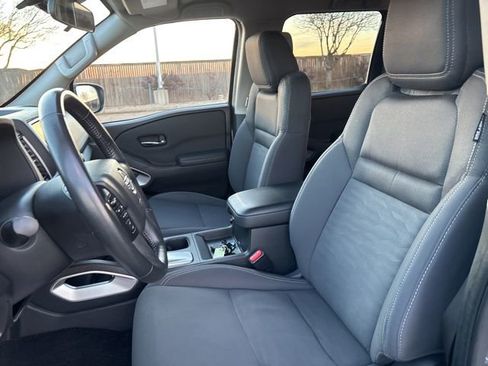 Certified 2024 Nissan Frontier SV w/ SV Convenience Package image 12