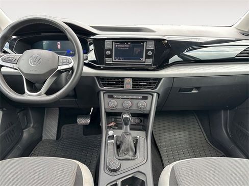 Used 2022 Volkswagen Taos S image 11