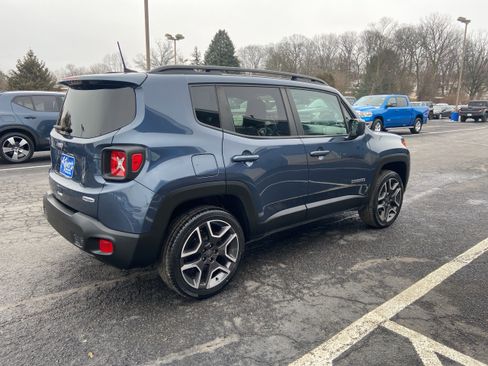 Used 2020 Jeep Renegade Latitude w/ Cold Weather Group image 6