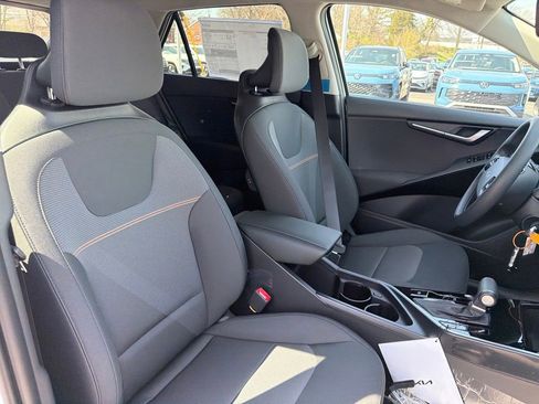 New 2026 Kia Niro LX FWD image 46