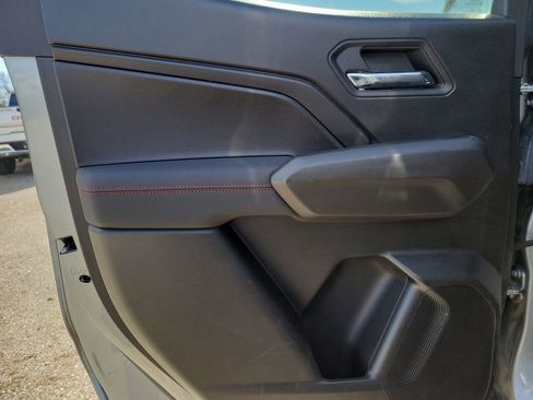 Used 2024 Chevrolet Colorado Z71 w/ Z71 Convenience Package 2 image 10