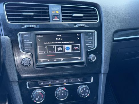 Used 2017 Volkswagen GTI SE FWD image 33