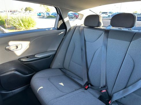 Used 2025 Kia K4 LXS image 40