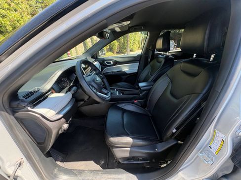Used 2025 Jeep Compass Limited AWD/4WD image 28