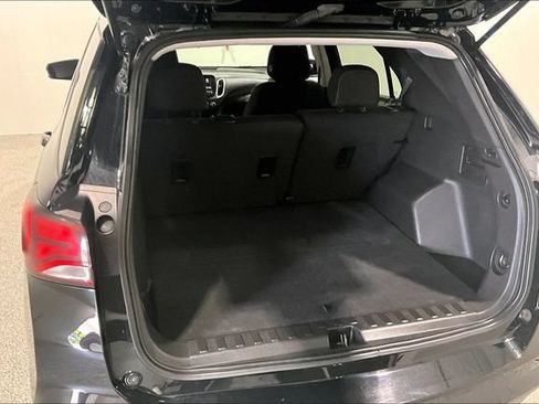 Used 2023 Chevrolet Equinox LT FWD image 45