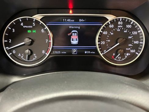 Used 2025 Nissan Sentra SR FWD image 13
