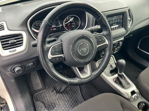 Used 2021 Jeep Compass Sport w/ Cold Weather Group image 11