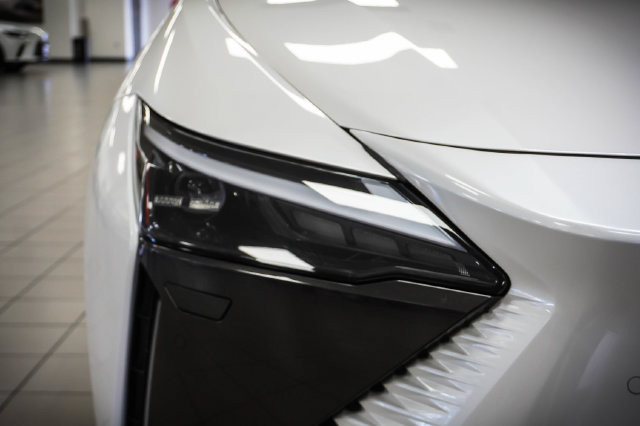 Certified 2023 Lexus RZ 450e Premium w/ Technology Package AWD/4WD image 29