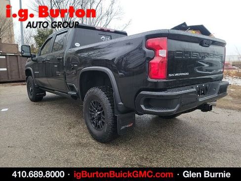 Used 2024 Chevrolet Silverado 2500 ZR2 w/ Technology Package image 4