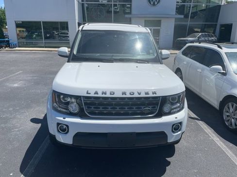 Used 2016 Land Rover LR4 HSE image 2