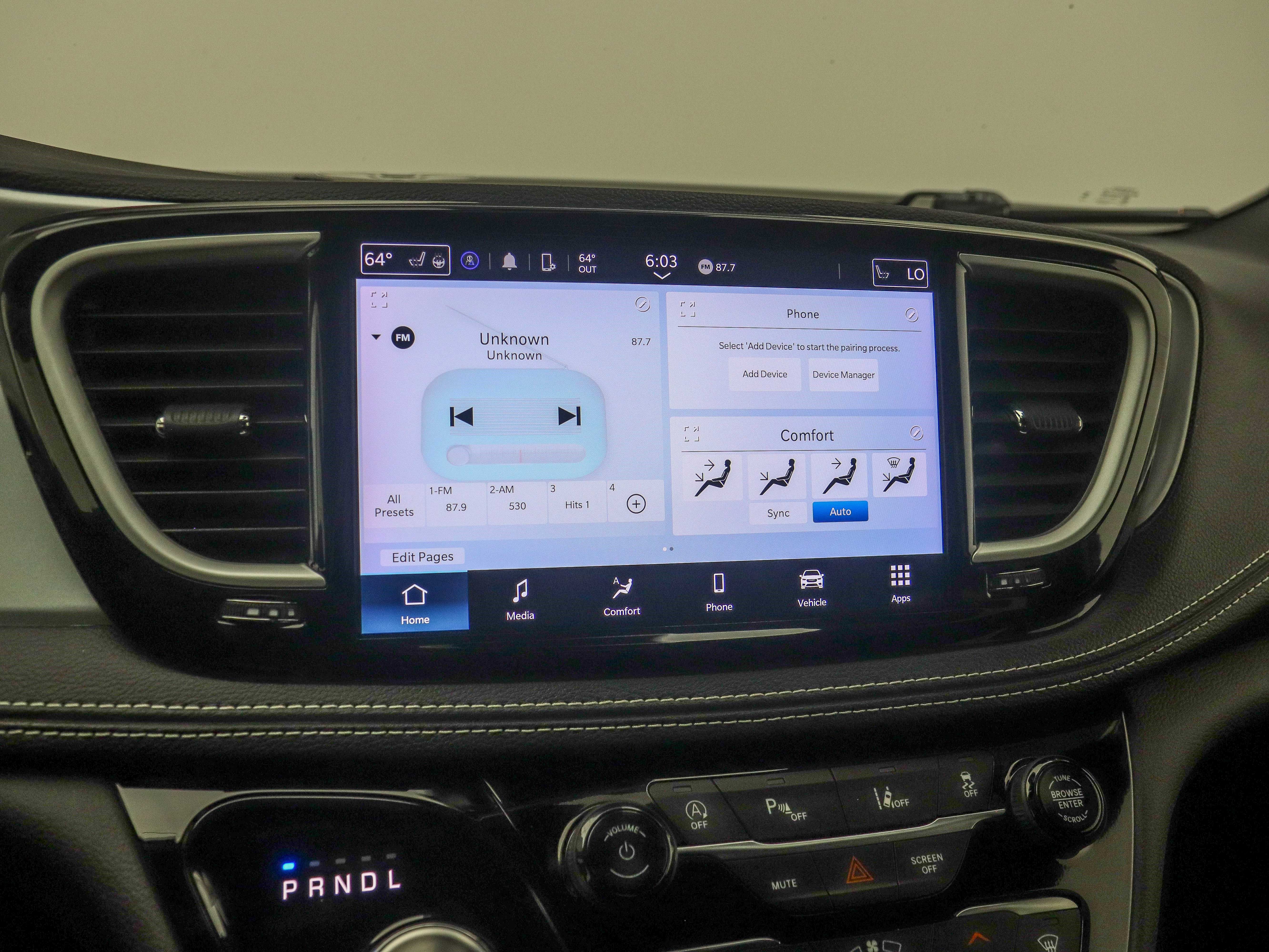 Used 2024 Chrysler Pacifica Touring FWD image 25