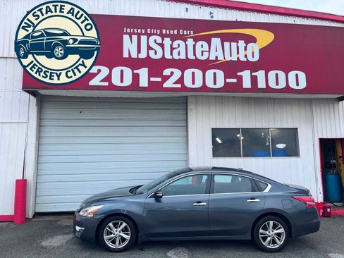 Used 2013 Nissan Altima 2.5 SL w/ 2.5 Moonroof Pkg FWD image 2