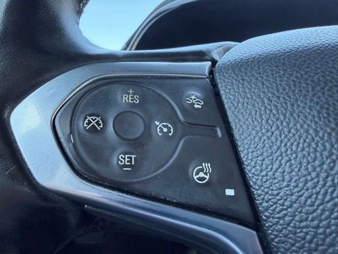 Used 2023 Chevrolet Traverse LT FWD image 19