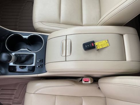 Used 2015 Toyota Highlander XLE AWD/4WD image 27