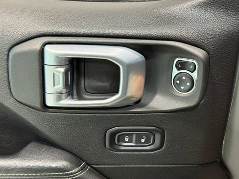 Used 2022 Jeep Wrangler Unlimited Sahara w/ Cold Weather Group AWD/4WD image 14