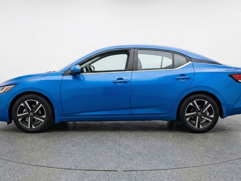 Used 2025 Nissan Sentra SV FWD image 5