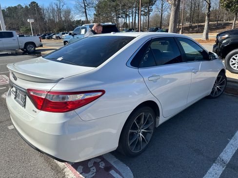 Used 2015 Toyota Camry XSE image 2